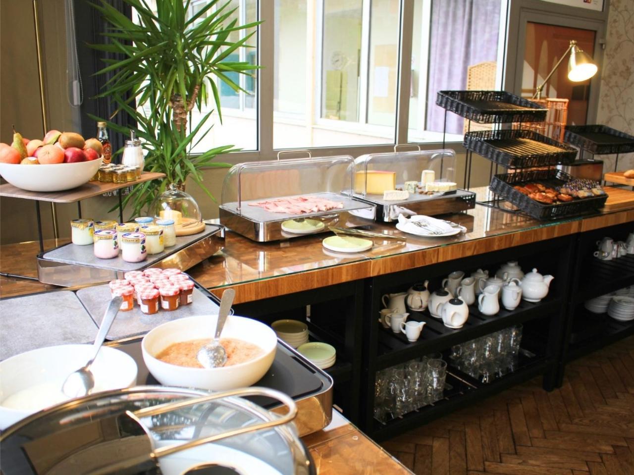 Grand Hotel De Bourbon-Lancy - Spa Et Restaurant - Logis Dış mekan fotoğraf