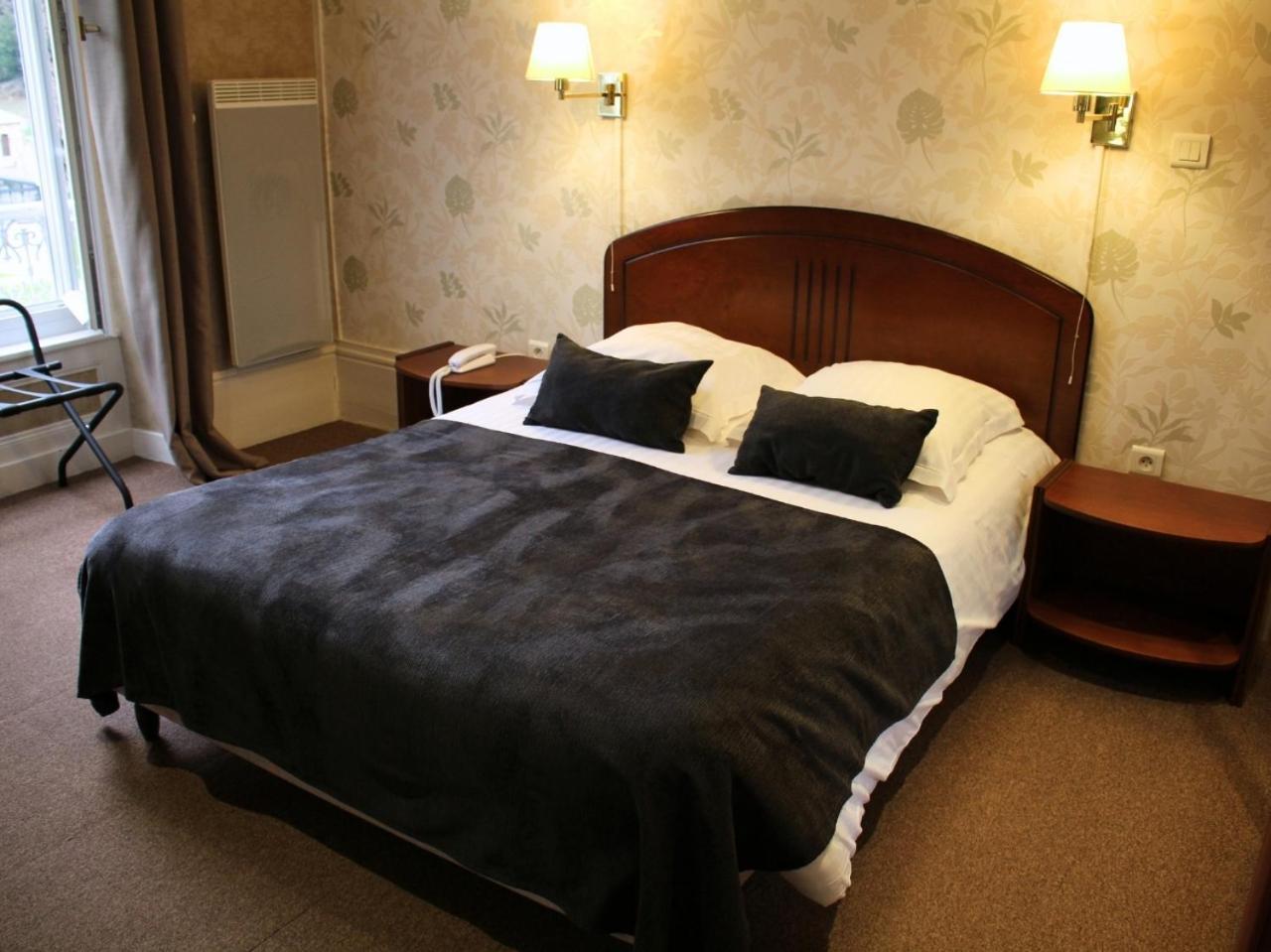 Grand Hotel De Bourbon-Lancy - Spa Et Restaurant - Logis Dış mekan fotoğraf